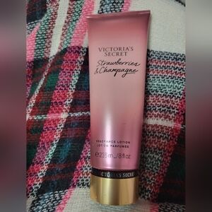 New Victoria's Secret Strawberries & Champagne Body Lotion 8 Fl.Oz.